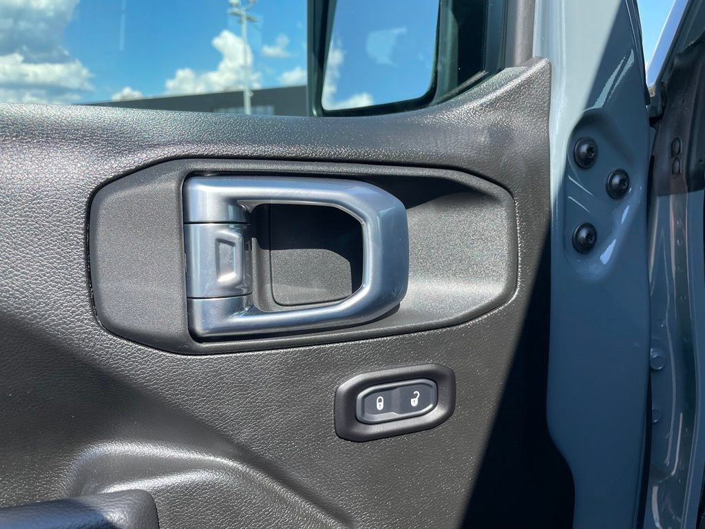 Used 2026 Jeep Wrangler Sport AWD/4WD image 12