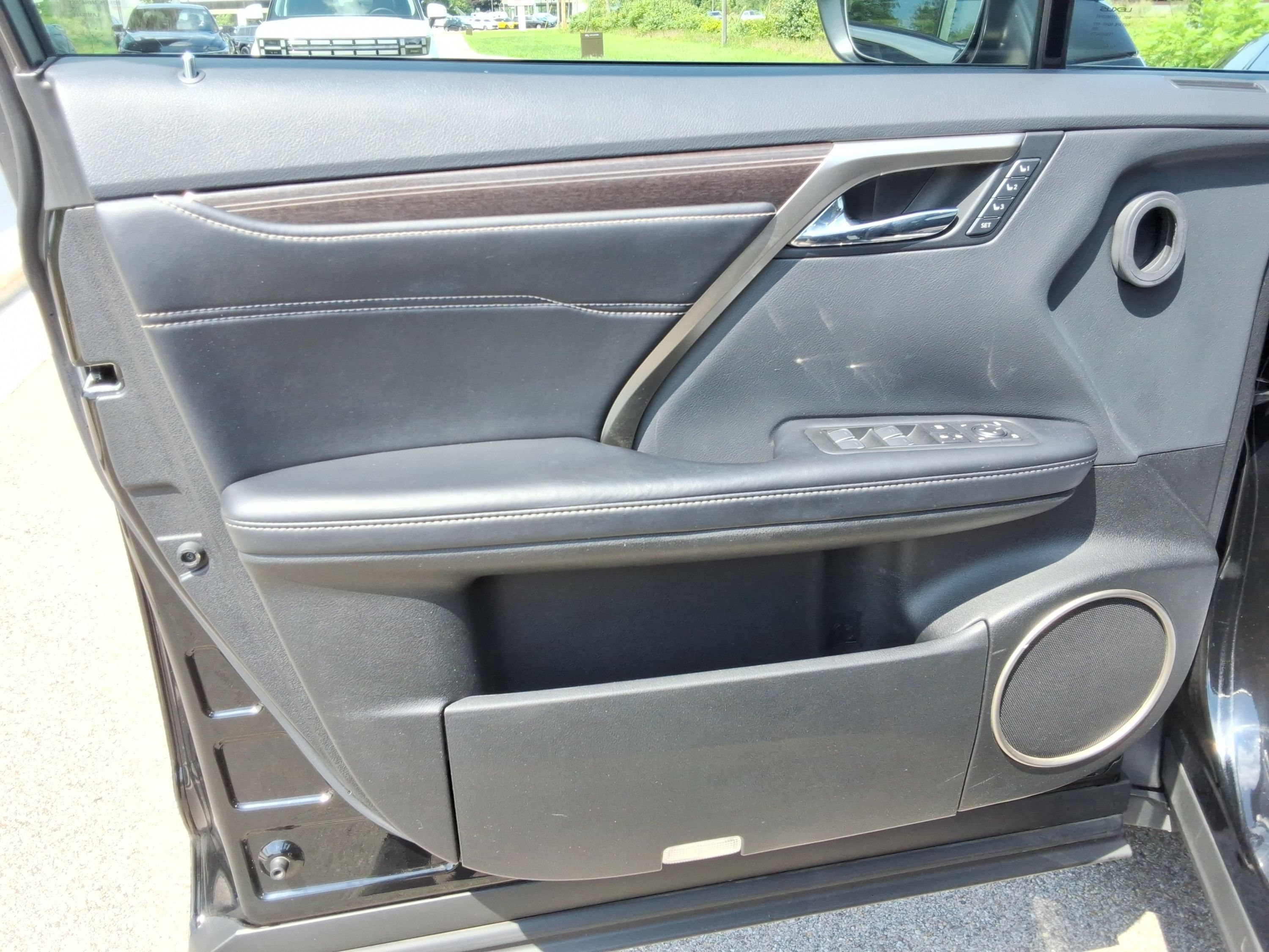 Used 2018 Lexus RX 450h AWD w/ Luxury Package image 22