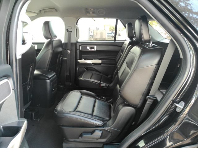 Used 2023 Ford Explorer XLT w/ Equipment Group 202A RWD image 7