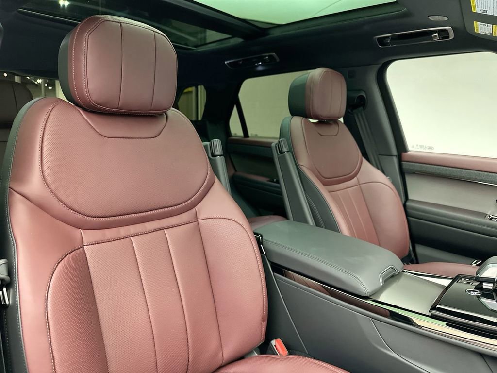 Used 2025 Land Rover Range Rover Sport Dynamic SE image 5