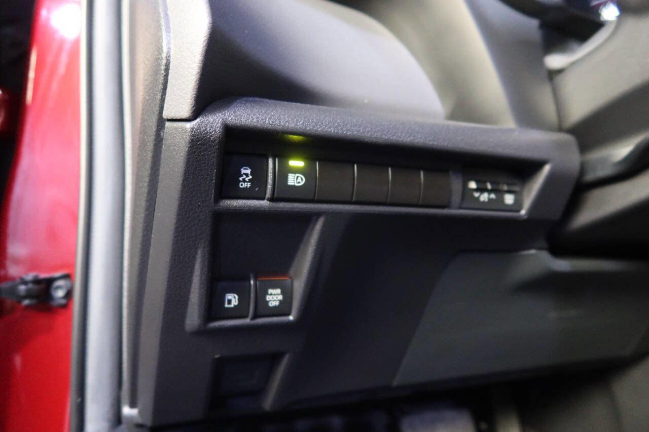 Used 2024 Toyota Sienna XSE image 31