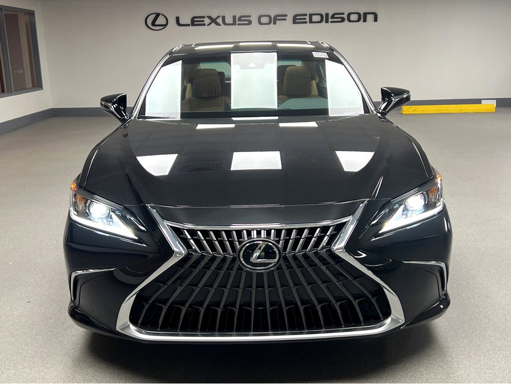 New 2025 Lexus ES 350 w/ Premium Package image 2