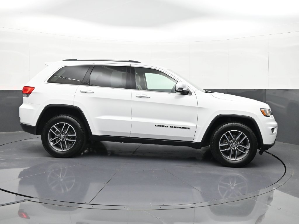 Used 2018 Jeep Grand Cherokee Limited AWD/4WD image 6