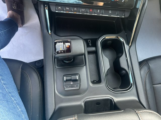 Used 2024 GMC Sierra 1500 AT4 w/ Technology Package AWD/4WD image 24