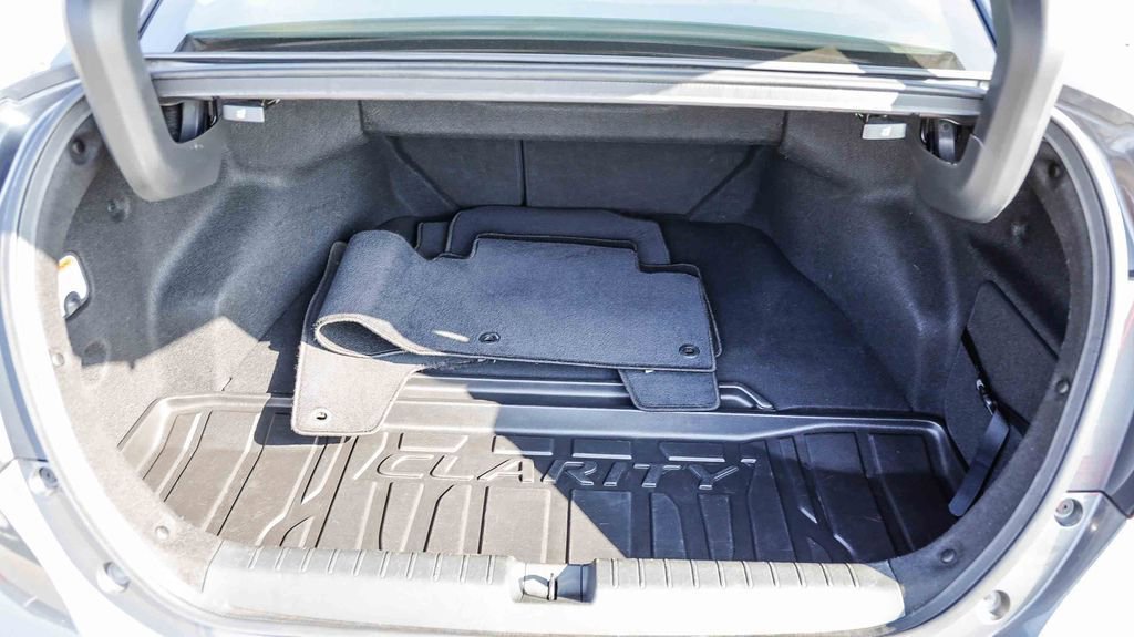 Used 2018 Honda Clarity Touring image 30