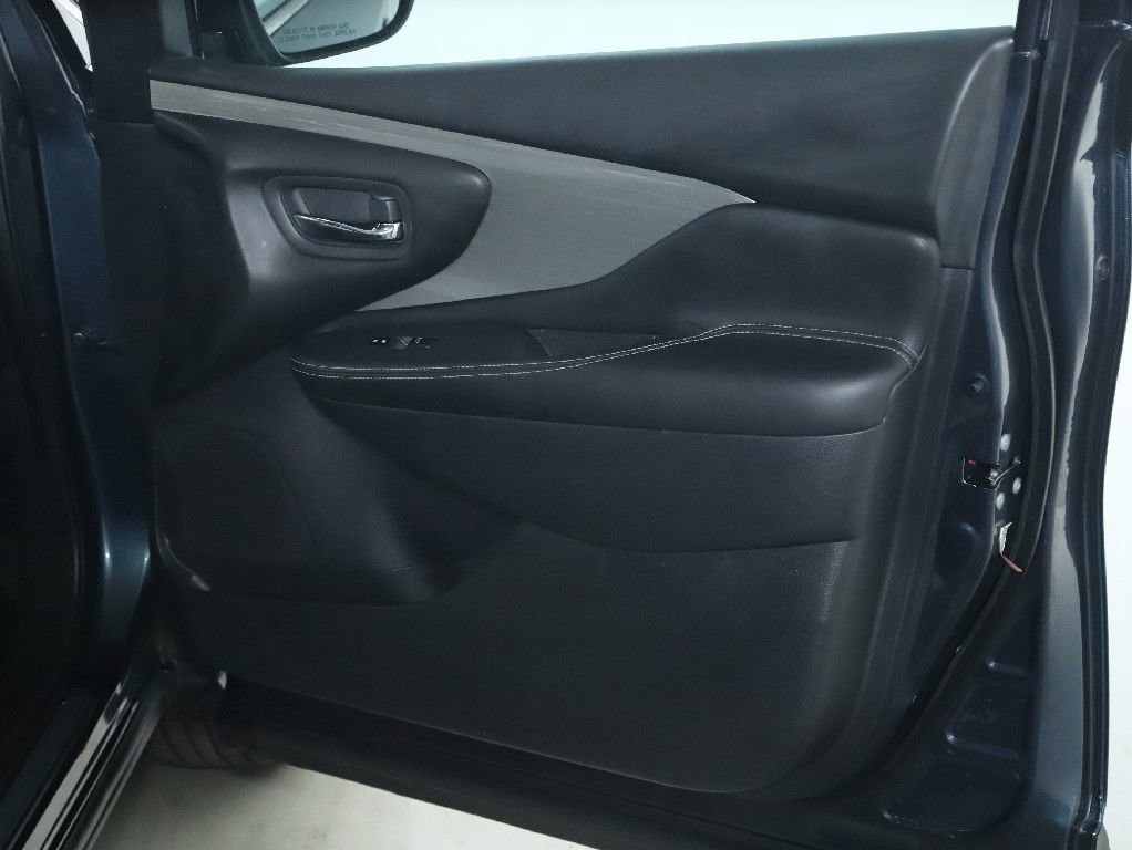 Used 2017 Nissan Murano S image 32