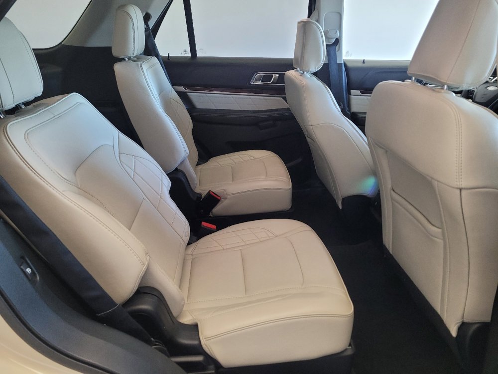Used 2018 Ford Explorer Platinum image 19