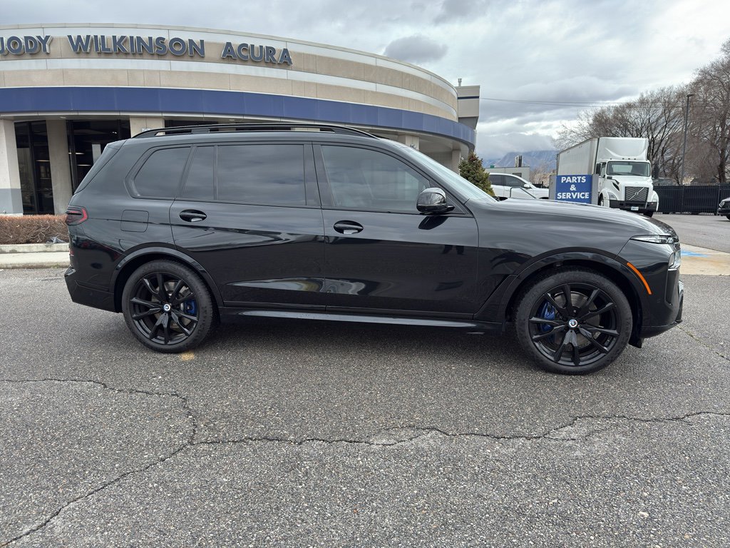 Used 2023 BMW X7 M60i image 8