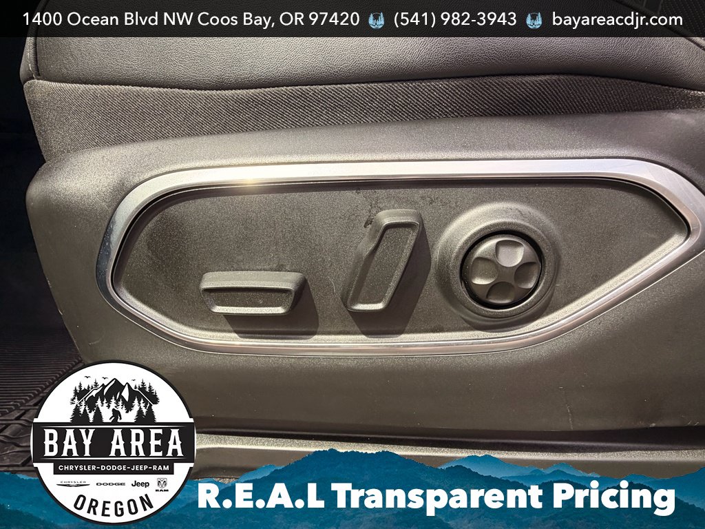 Used 2025 Jeep Wagoneer Series III w/ Premium Group I AWD/4WD image 14