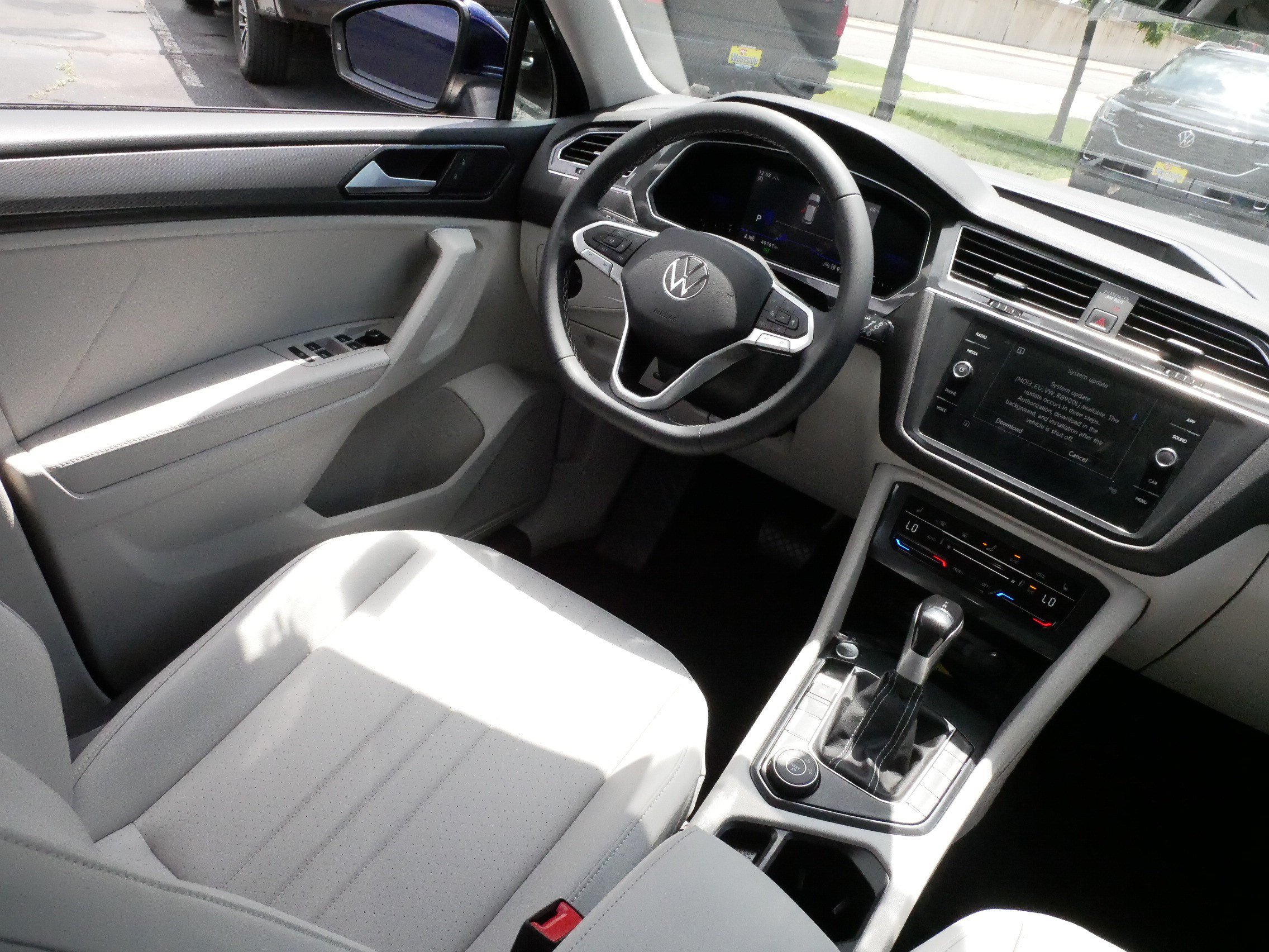 Certified 2023 Volkswagen Tiguan SE AWD/4WD image 9