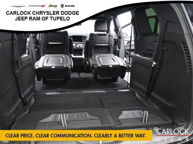 New 2026 Chrysler Pacifica Limited w/ Uconnect Theater Family Group image 23