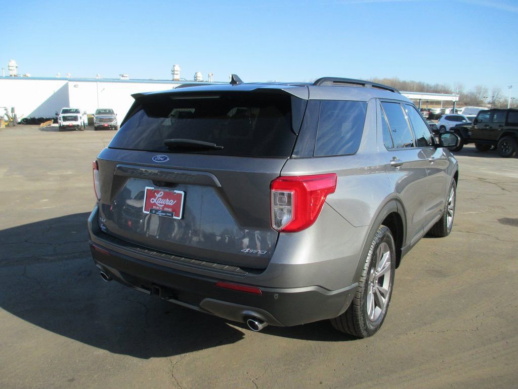 Used 2021 Ford Explorer XLT w/ Equipment Group 202A image 5