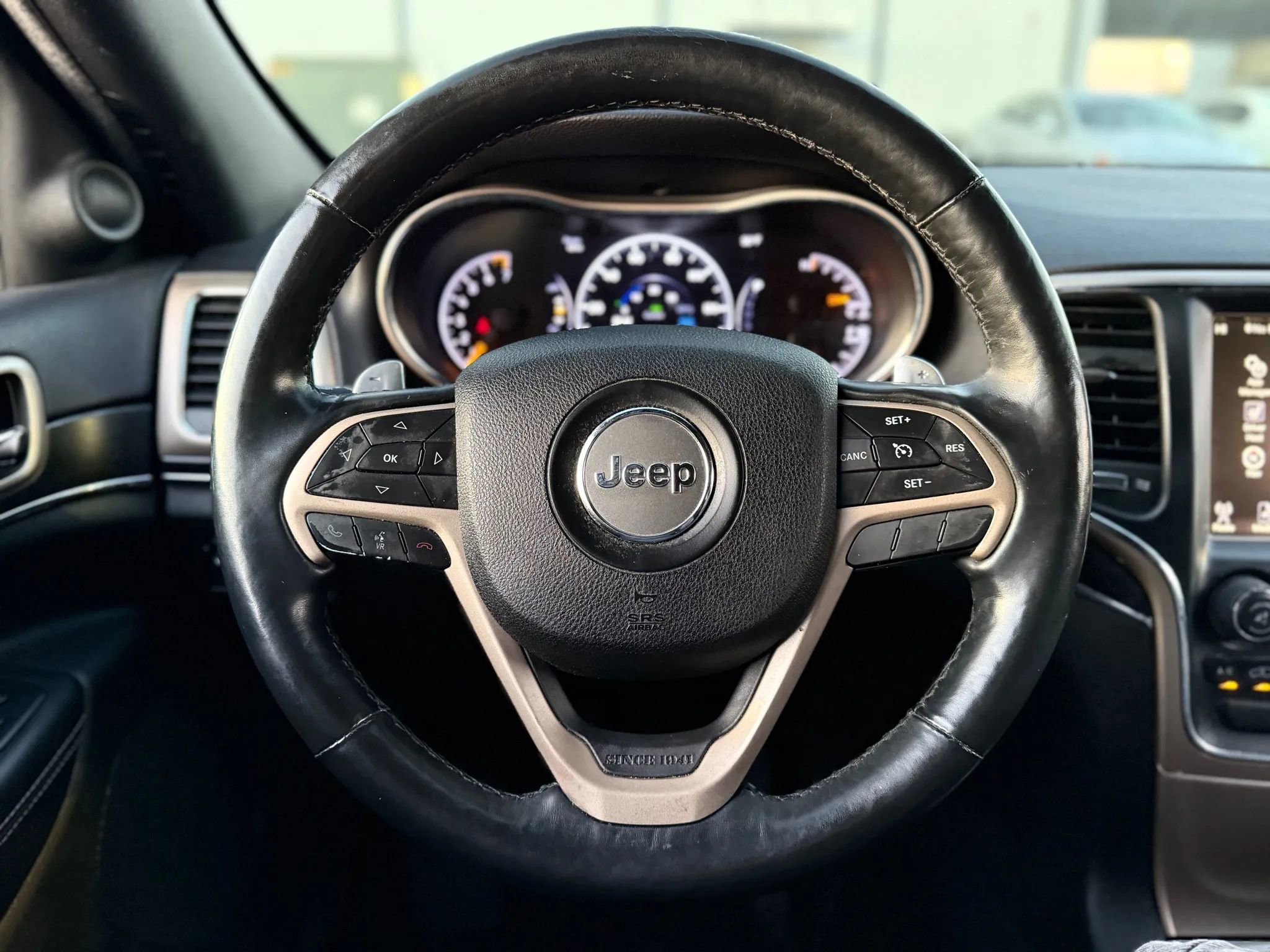 Used 2015 Jeep Grand Cherokee Limited image 24