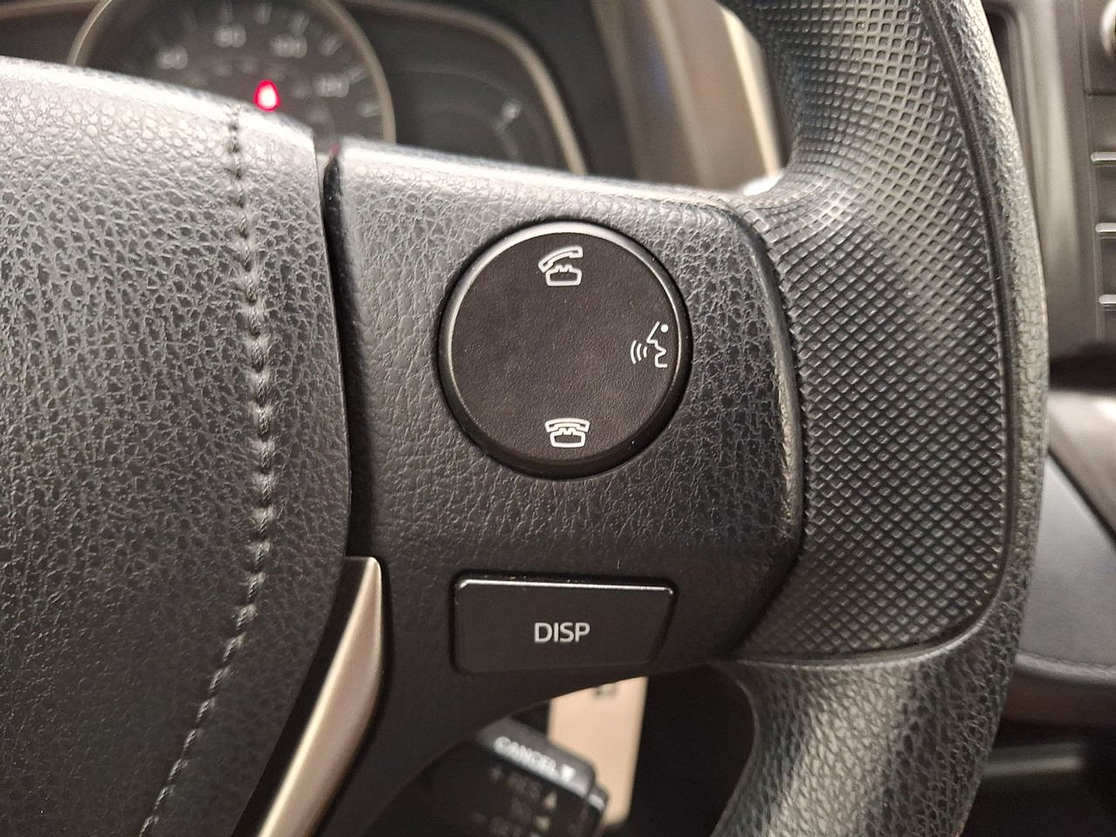Used 2015 Toyota RAV4 LE FWD image 21