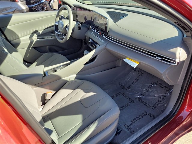Used 2024 Hyundai Elantra SEL w/ Convenience Package image 17