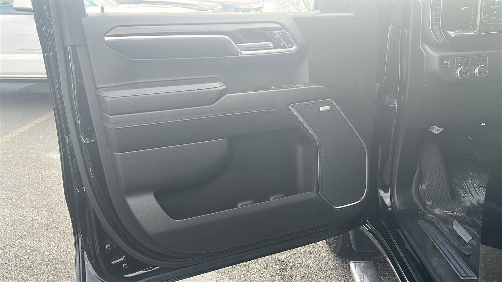 Used 2023 GMC Sierra 1500 SLT image 15