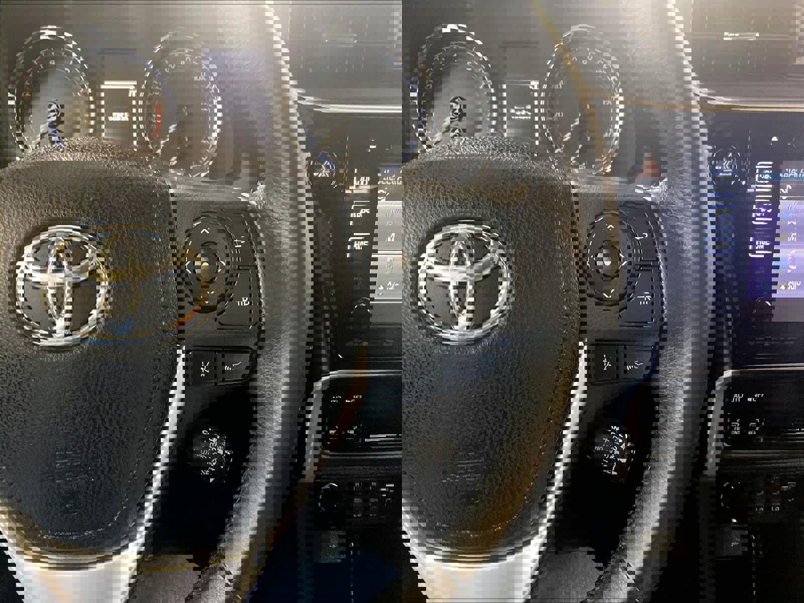 Used 2017 Toyota Corolla XSE w/ Carpet Mat Package (TMS) FWD image 24