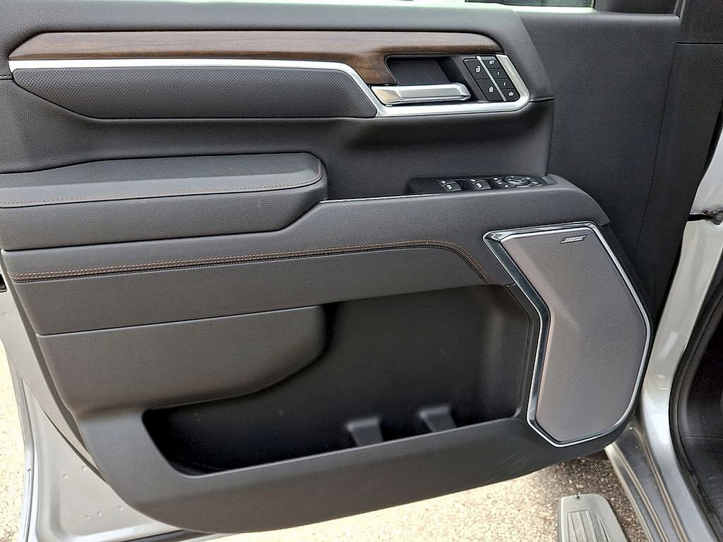 Used 2025 Chevrolet Silverado 2500 High Country w/ High Country Premium Package image 9