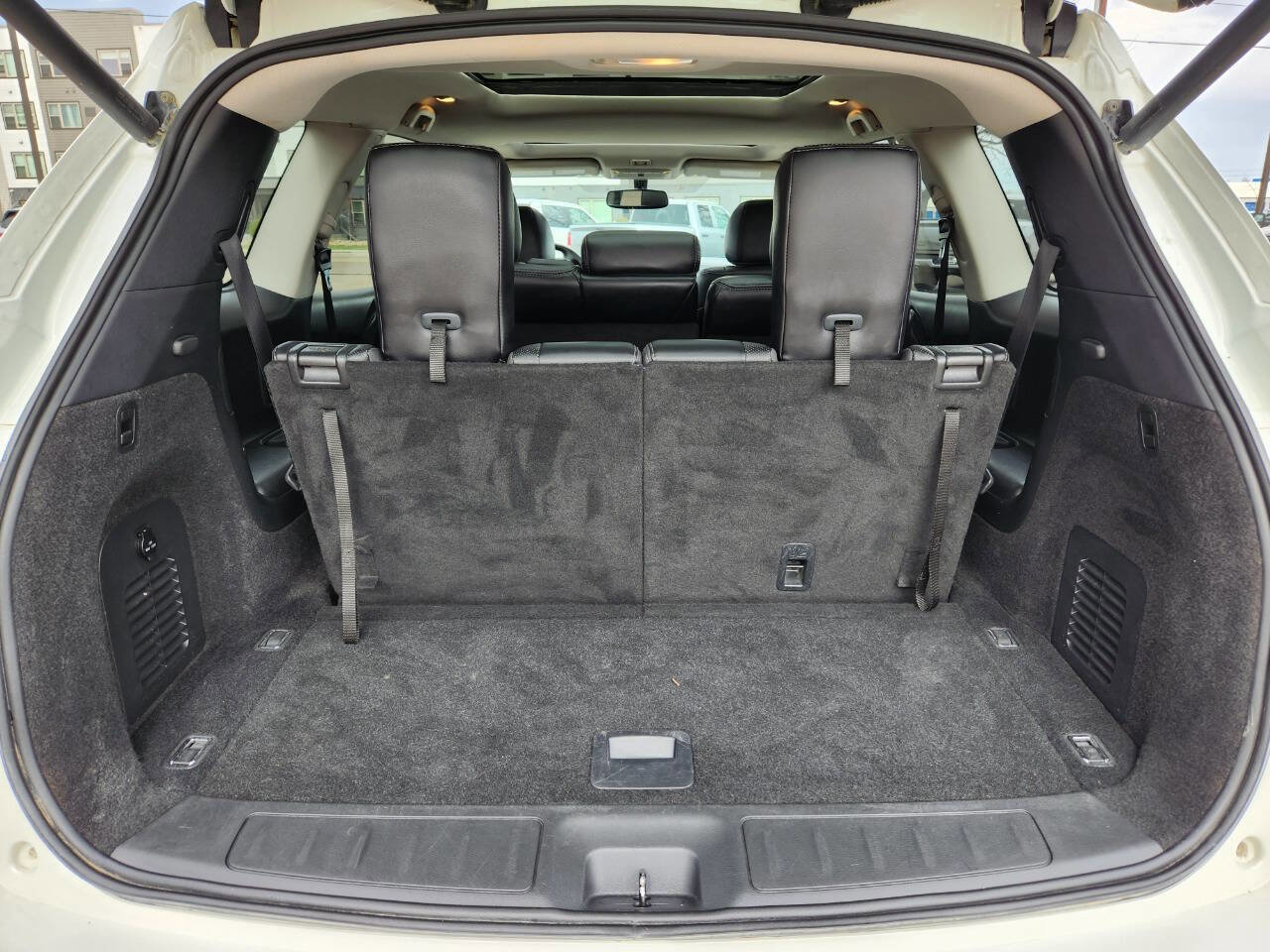 Used 2019 Nissan Pathfinder Platinum AWD/4WD image 34