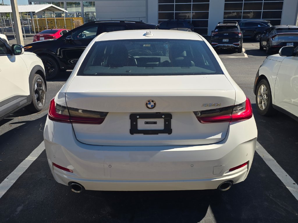 Used 2026 BMW 330i Sedan RWD image 9