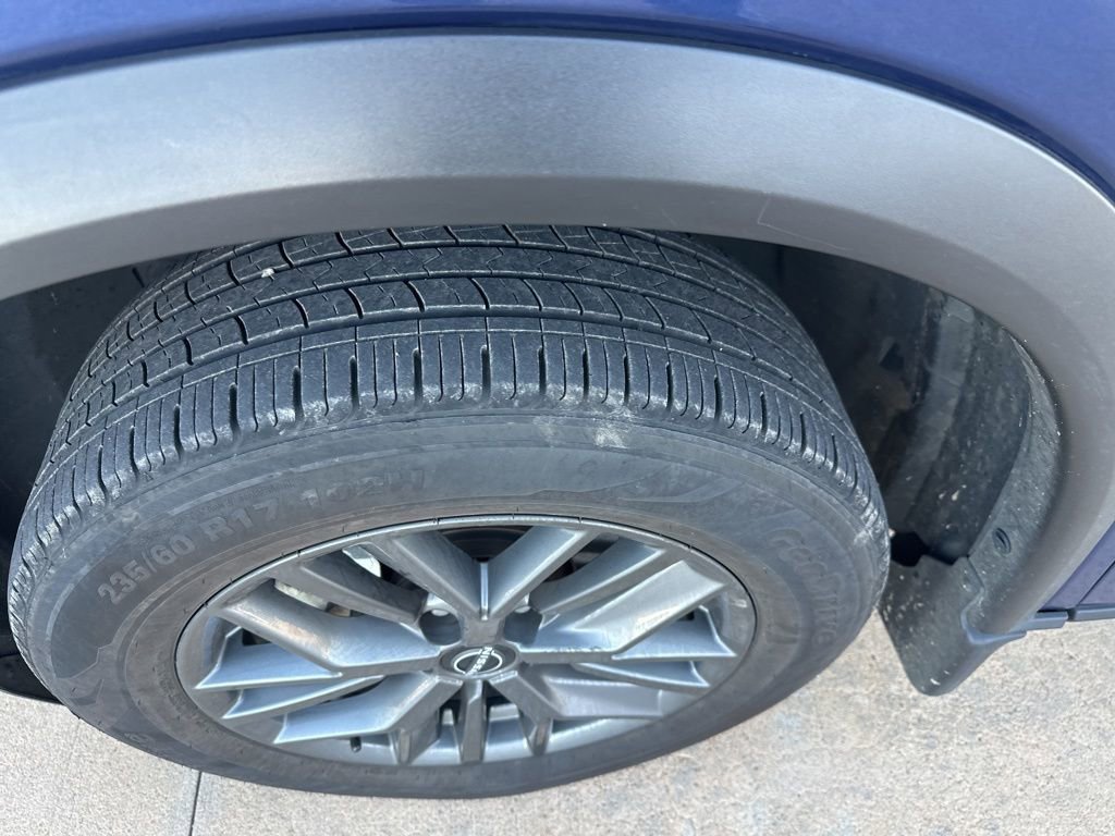 Used 2023 Nissan Rogue S image 31