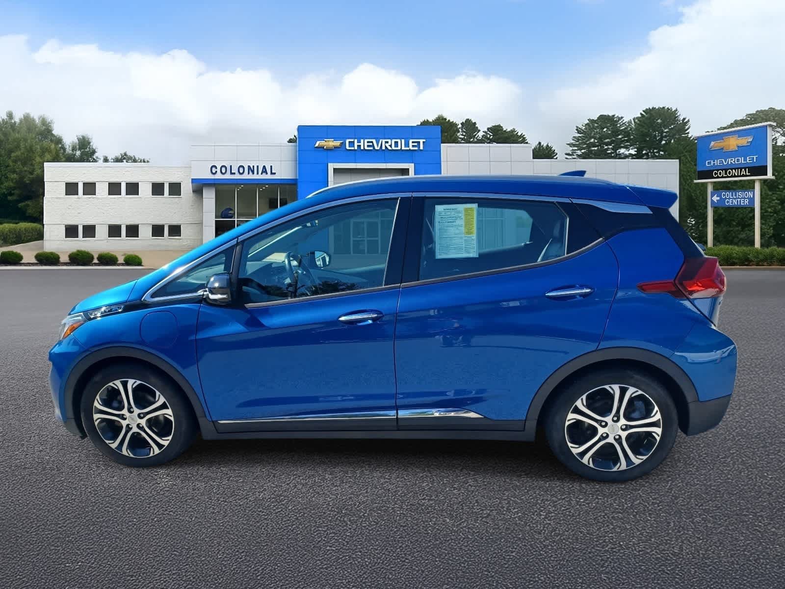 Used 2017 Chevrolet Bolt Premier w/ Driver Confidence II Package FWD image 6