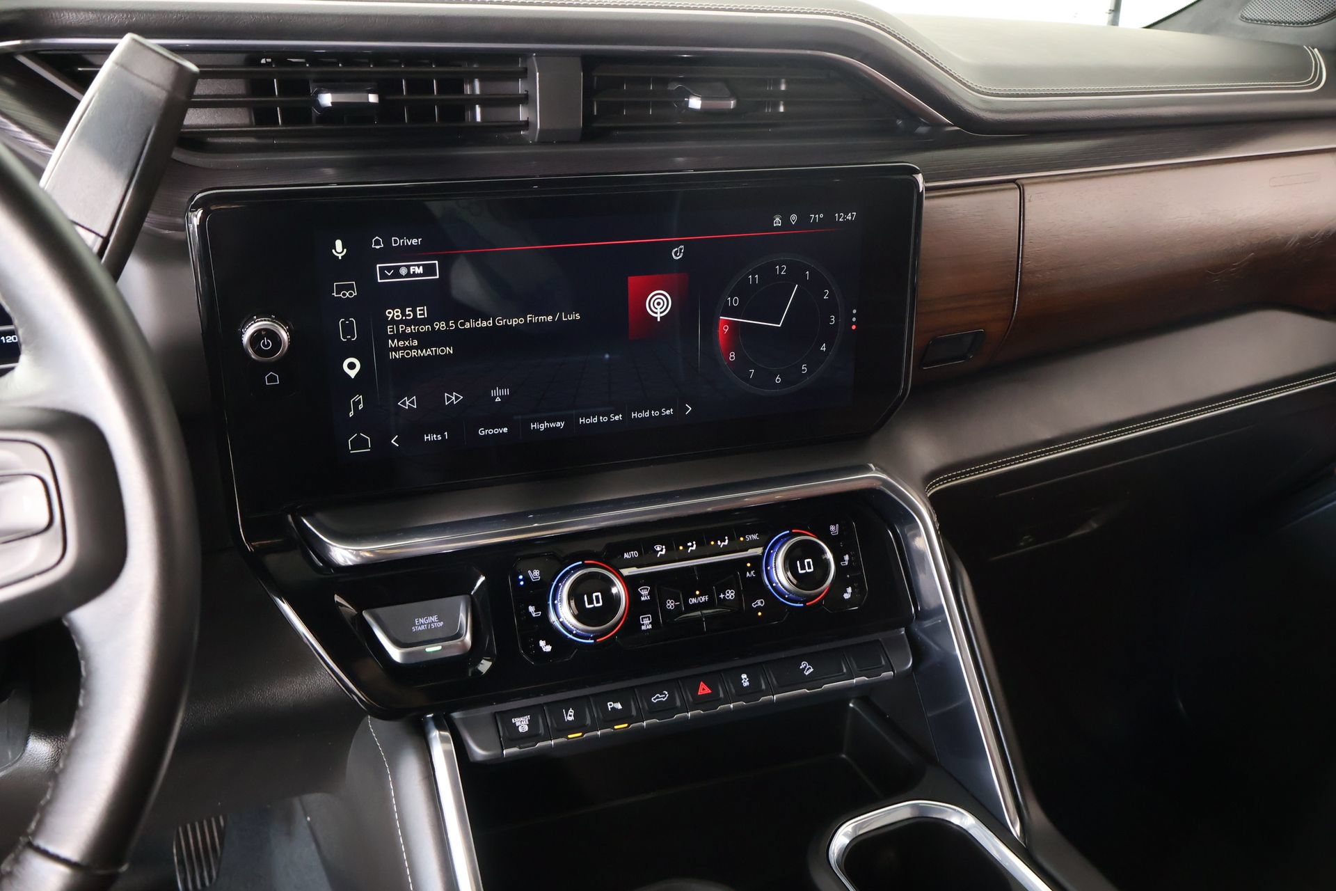 Used 2025 GMC Sierra 2500 Denali Ultimate AWD/4WD image 5
