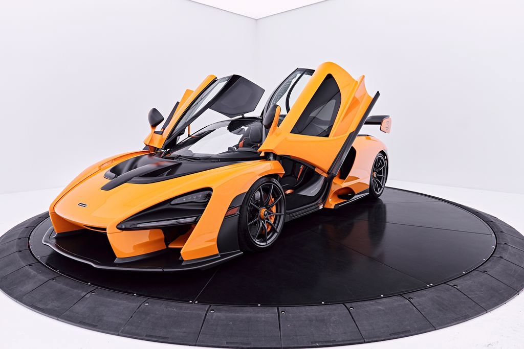 Used 2019 McLaren Senna RWD image 19