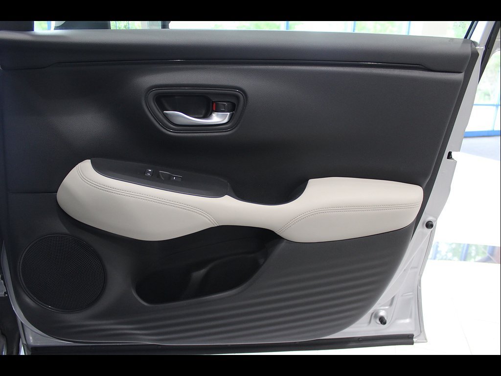 Certified 2023 Honda HR-V LX image 25