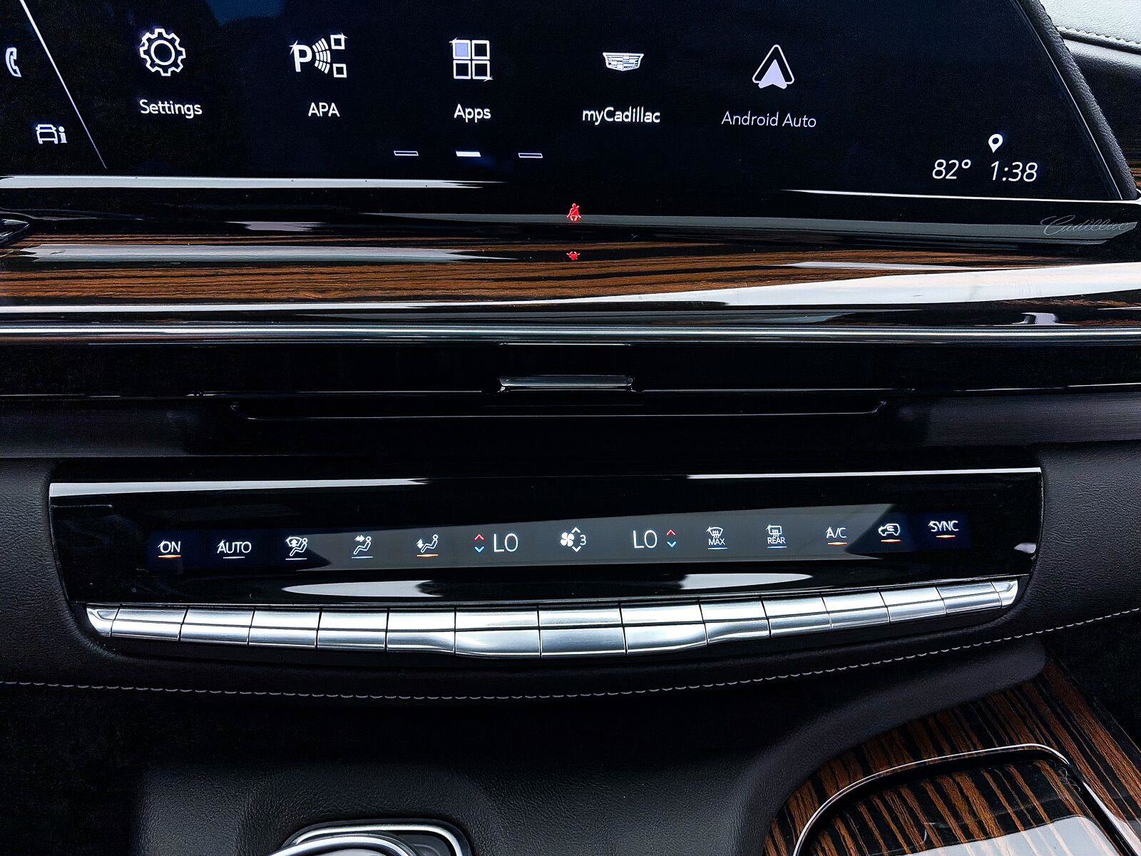 Used 2024 Cadillac Escalade Premium Luxury AWD/4WD image 26