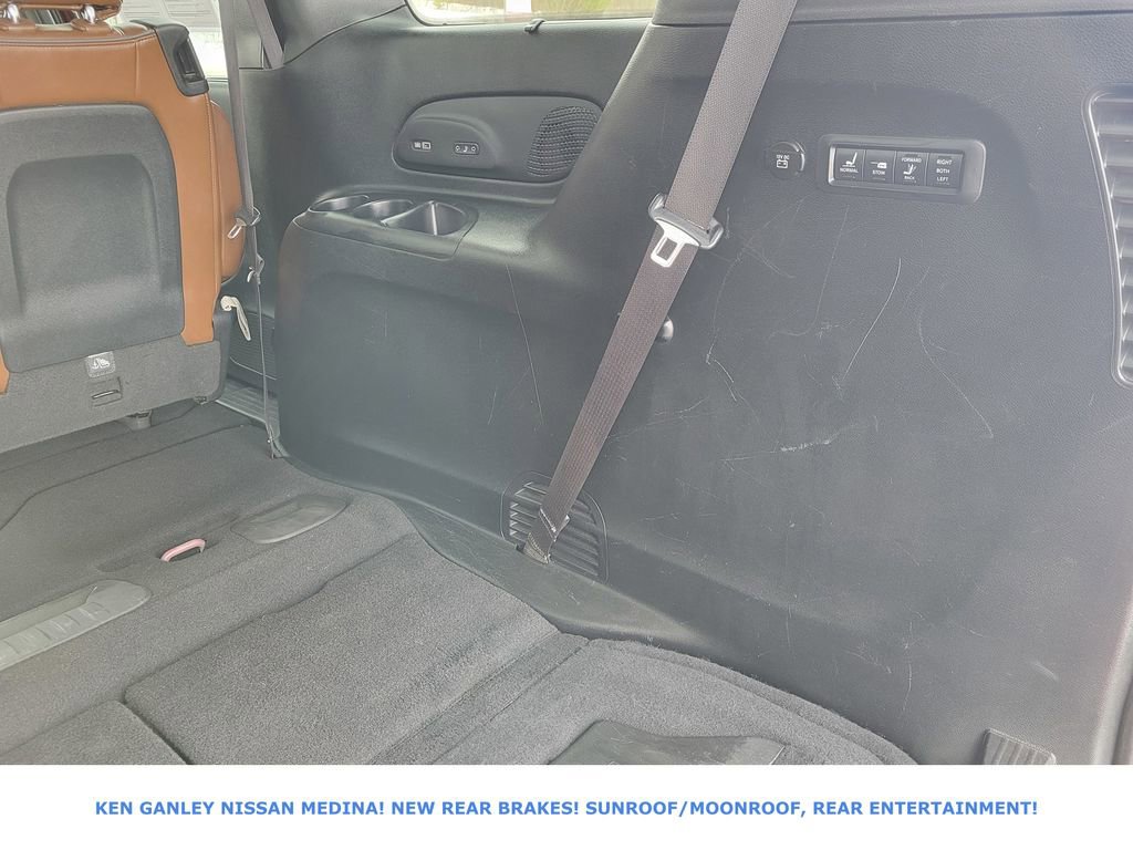 Used 2017 Chrysler Pacifica Limited image 47