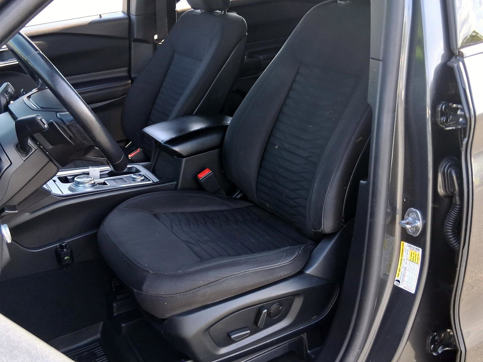 Used 2020 Ford Explorer XLT w/ Class III Trailer Tow Package AWD/4WD image 11