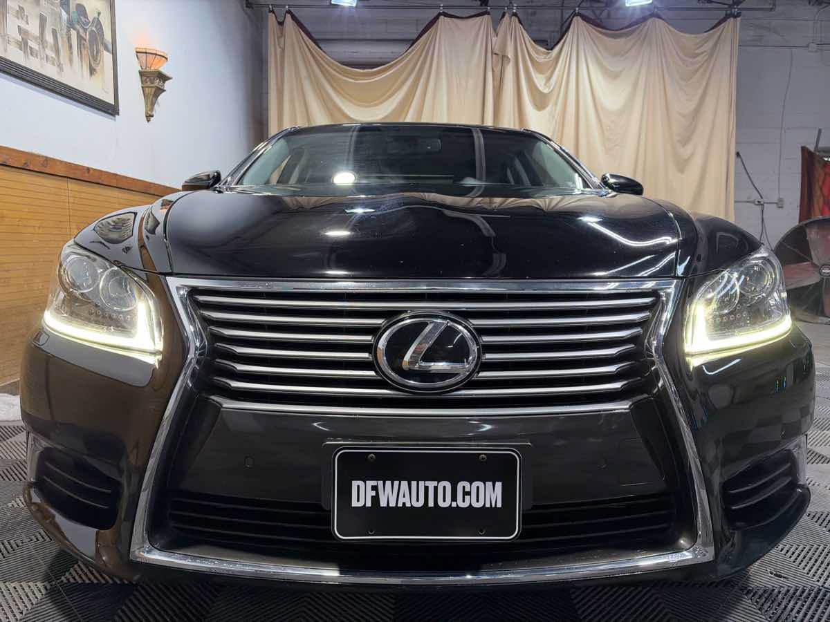 Used 2014 Lexus LS 460 w/ Comfort Package RWD image 3