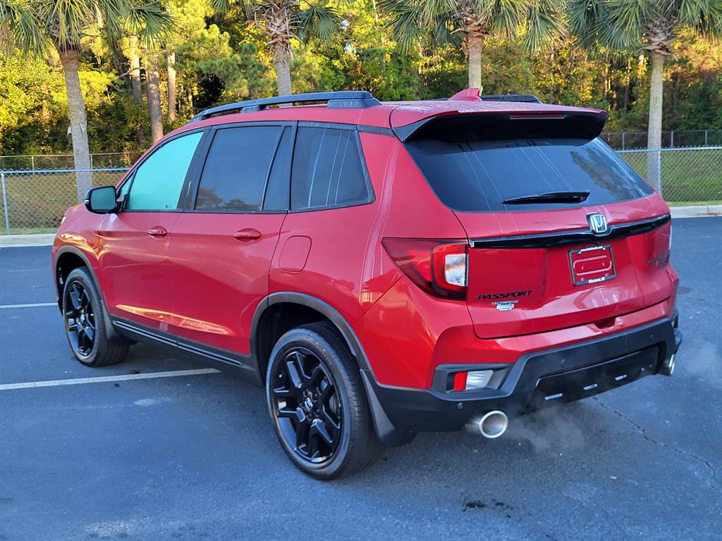 Certified 2025 Honda Passport Black Edition image 6