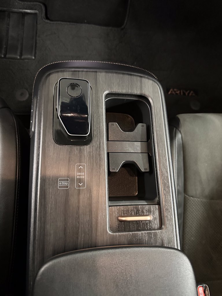 Used 2023 Nissan Ariya FWD image 18