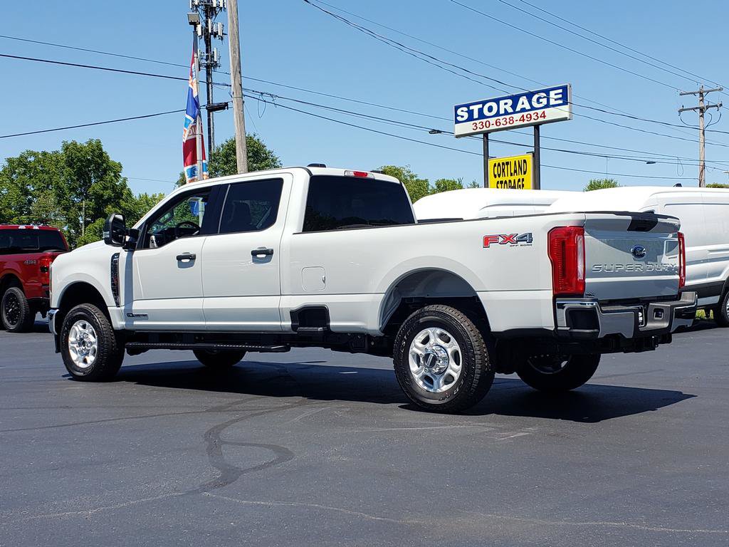 New 2026 Ford F350 XLT w/ FX4 Off-Road Package AWD/4WD image 4