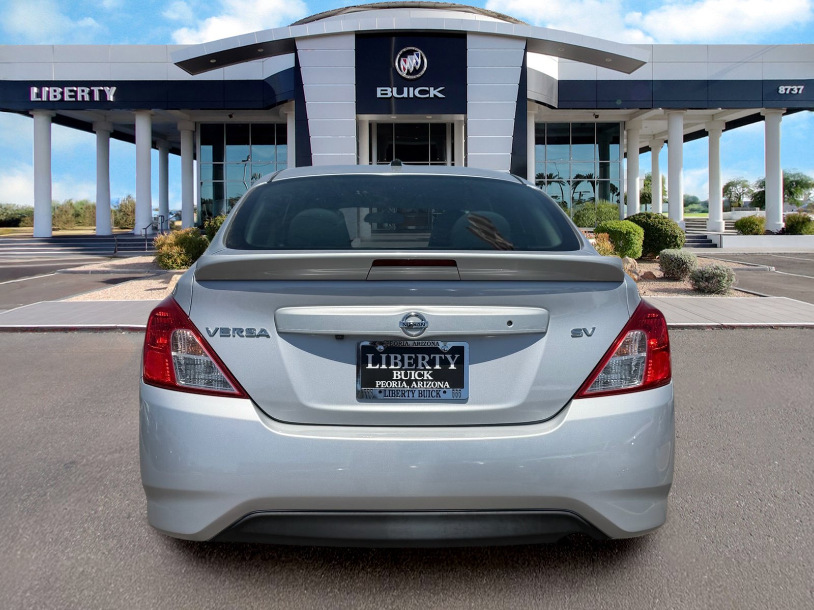 Used 2019 Nissan Versa SV FWD image 4