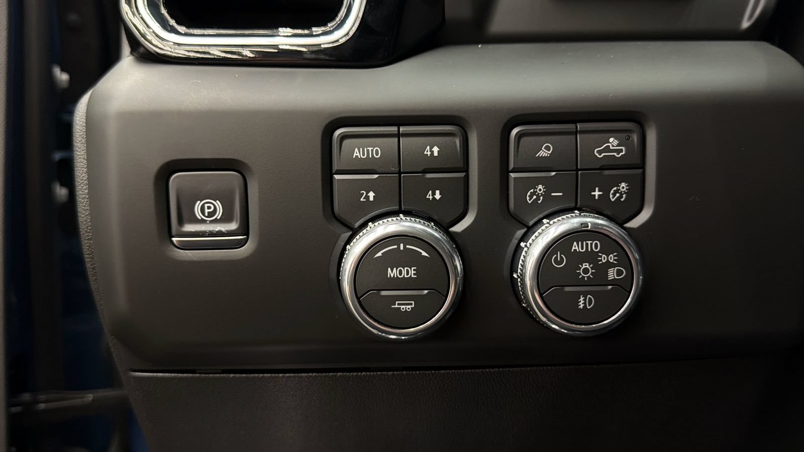 Used 2026 GMC Sierra 3500 Denali w/ Denali Reserve Package AWD/4WD image 31