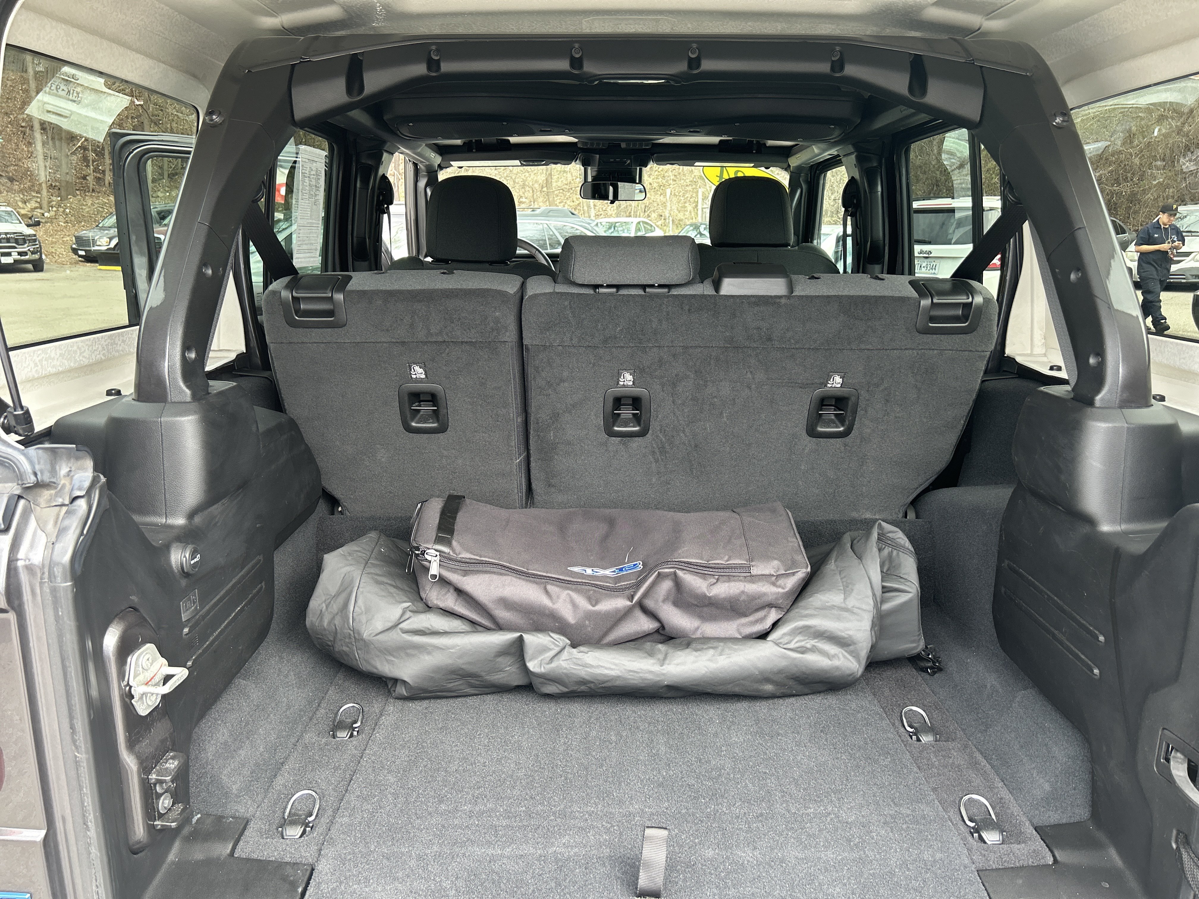 Used 2024 Jeep Wrangler Unlimited w/ Convenience Group AWD/4WD image 14