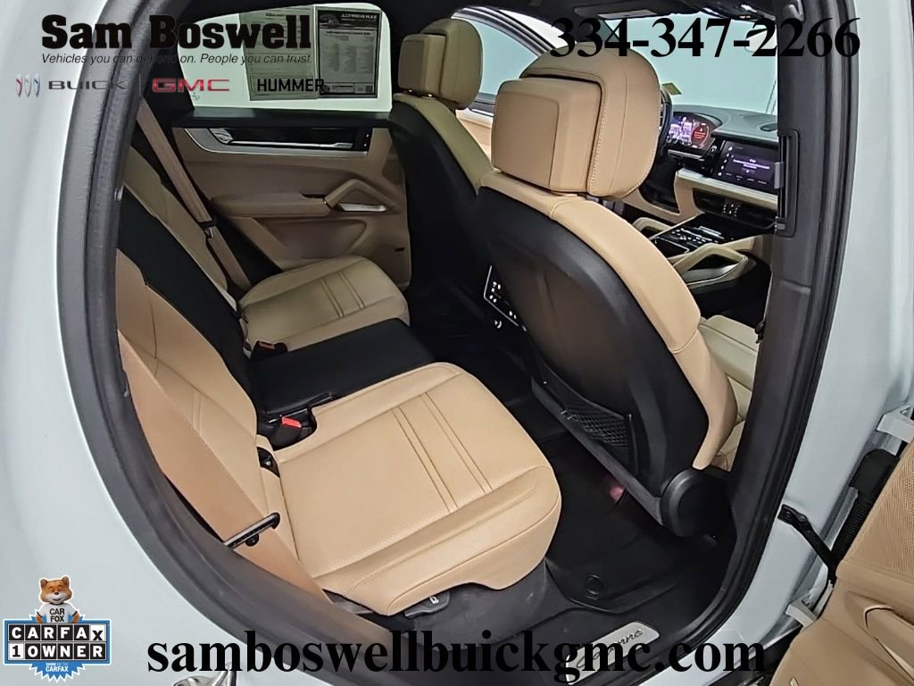 Used 2025 Porsche Cayenne Coupe image 37