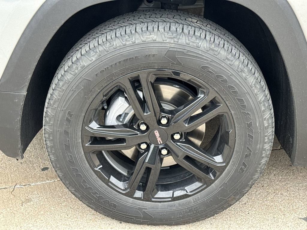 Used 2024 GMC Terrain AT4 AWD/4WD image 33