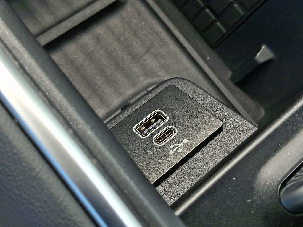 Used 2025 Ford Expedition Platinum image 26