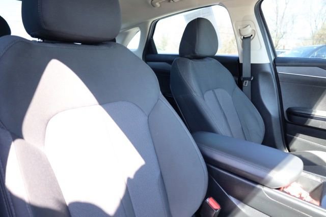 Used 2022 Kia K5 LXS image 36