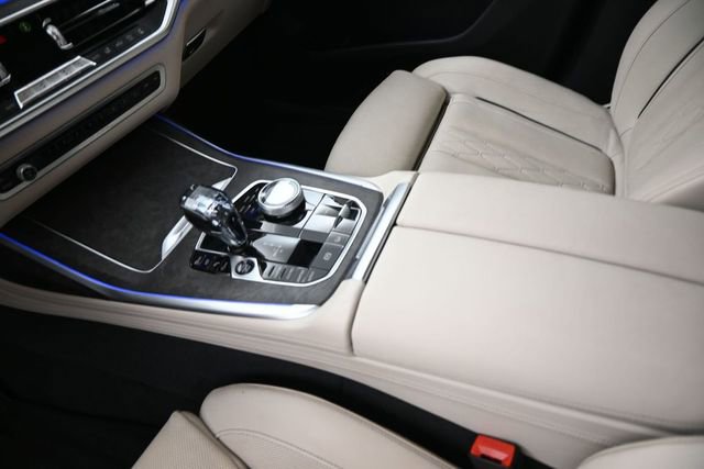 Used 2019 BMW X7 xDrive40i w/ Premium Package AWD/4WD image 9