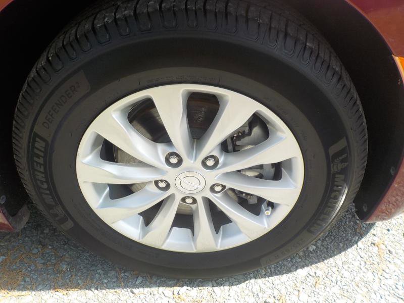 Used 2018 Chrysler Pacifica Touring-L image 27