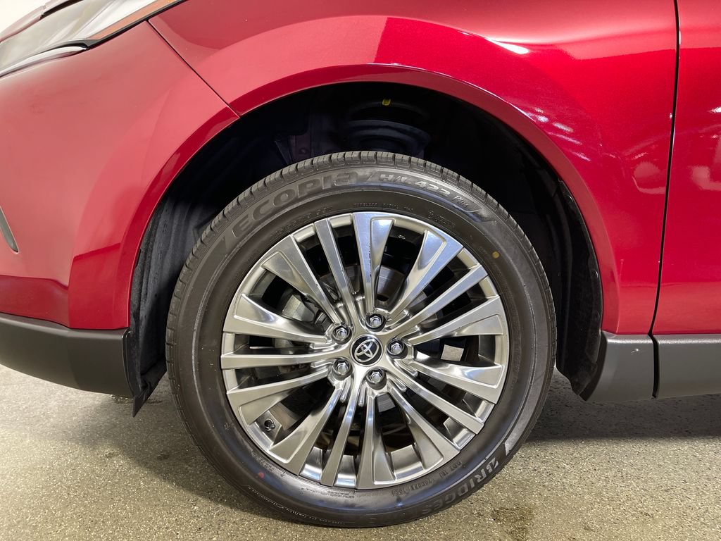 Certified 2024 Toyota Venza Limited AWD/4WD image 11