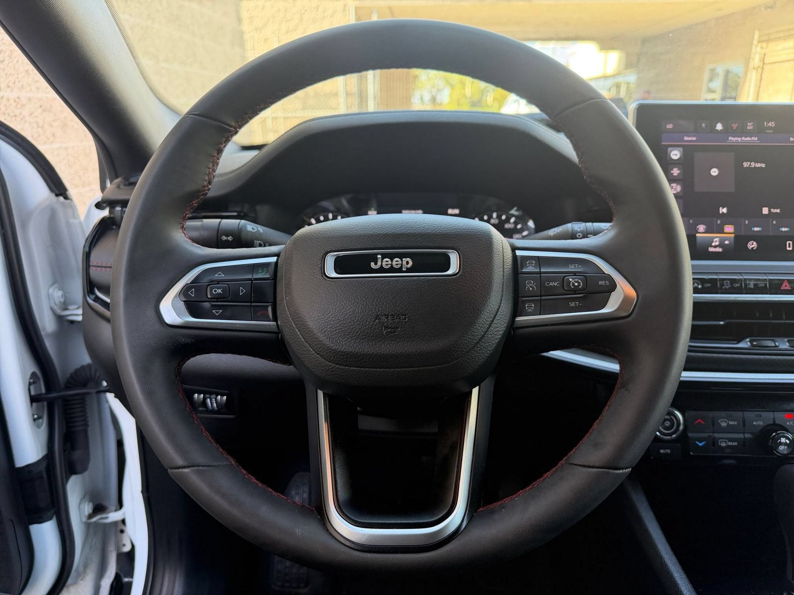 Used 2025 Jeep Compass Trailhawk AWD/4WD image 26