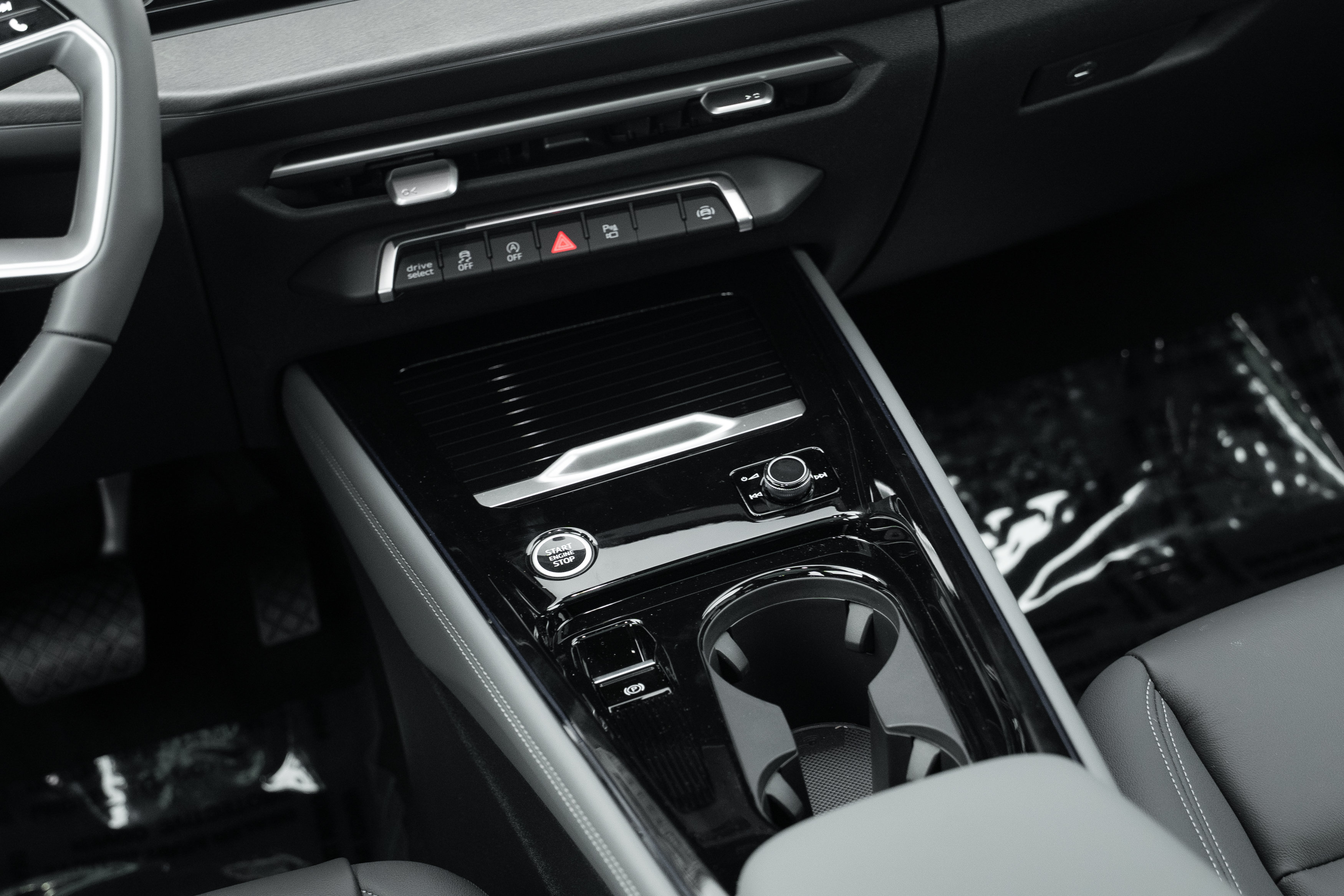 New 2026 Audi Q3 quattro 2.0T AWD/4WD image 14