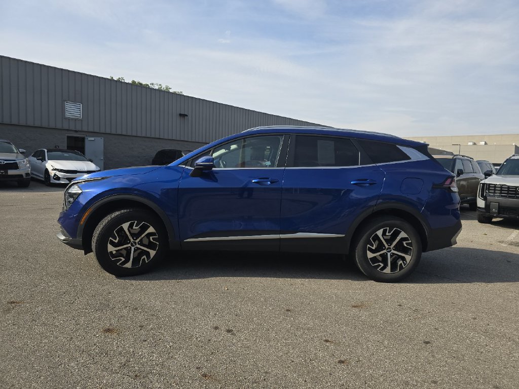 Used 2023 Kia Sportage EX AWD/4WD image 13