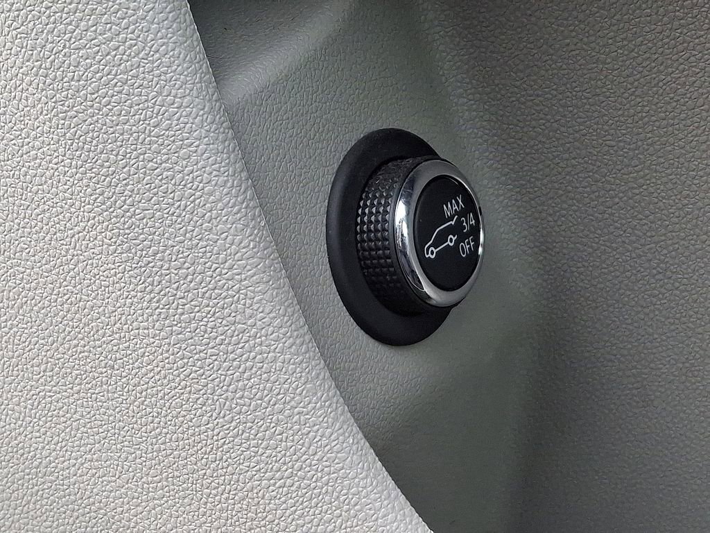 Certified 2022 Cadillac XT4 Luxury w/ Cold Weather Package image 29